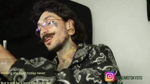 Snapshot of hatsumotokyoto chatting on 01.20.25 More content   2   online show from 01.20.25