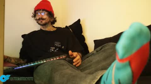 Snapshot of hatsumotokyoto chatting on 01.30.25 More content   2   online show from 01.30.25