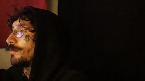 Snapshot of hatsumotokyoto chatting on 02.07.25 More content   2   online show from 02.07.25