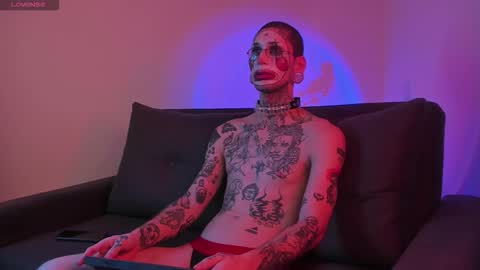 Snapshot of hatsumotokyoto chatting on 10.31.25 More content   2   online show from 10.31.25