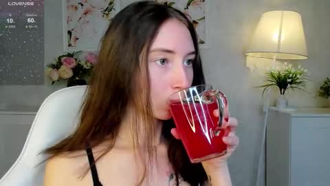 Lola online show from 10.20.25