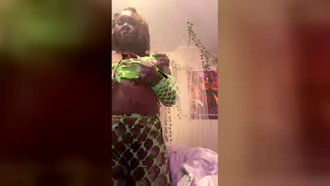 Snapshot of hawtchoc37 chatting on 12.15.25 hawtchoc37 online show from 12.15.25