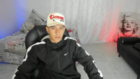 Snapshot of haydenn_boy chatting on 10.10.25 Hayen Boy online show from 10.10.25