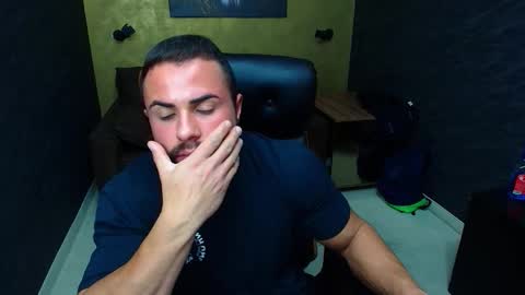 Snapshot of hayeswood chatting on 10.16.25 HayesWood online show from 10.16.25