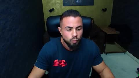 Snapshot of hayeswood chatting on 10.19.25 HayesWood online show from 10.19.25