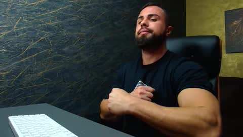 Snapshot of hayeswood chatting on 11.13.25 HayesWood online show from 11.13.25