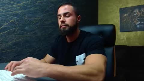 Snapshot of hayeswood chatting on 11.15.25 HayesWood online show from 11.15.25