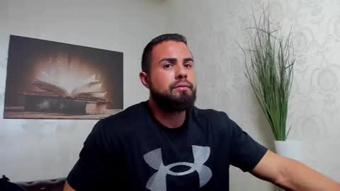 Snapshot of hayeswood chatting on 11.18.25 HayesWood online show from 11.18.25