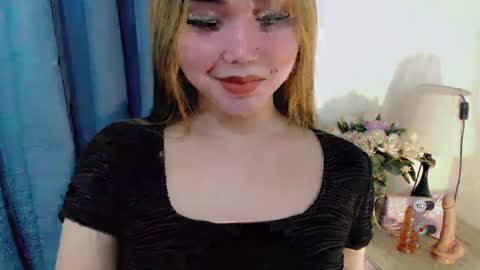 Snapshot of haylee_slut chatting on 02.11.25 haylee online show from 02.11.25