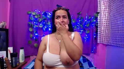 Snapshot of hazel_34 chatting on 01.23.25 hazel online show from 01.23.25