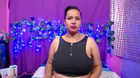 Snapshot of hazel_34 chatting on 02.13.25 hazel online show from 02.13.25