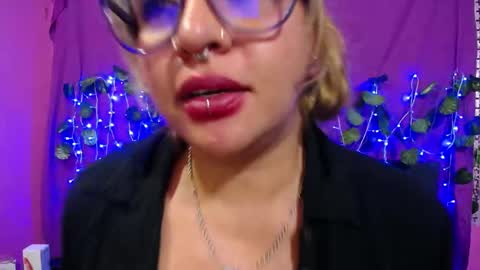 Snapshot of hazel_34 chatting on 02.20.25 hazel online show from 02.20.25