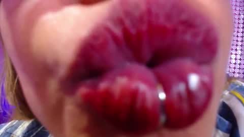 Snapshot of hazel_34 chatting on 02.21.25 hazel online show from 02.21.25