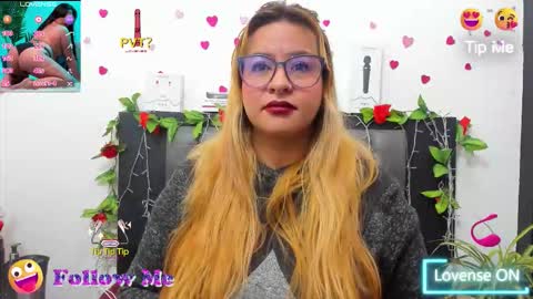 Snapshot of hazel_34 chatting on 09.21.25 hazel online show from 09.21.25