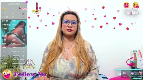 Snapshot of hazel_34 chatting on 10.06.25 hazel online show from 10.06.25