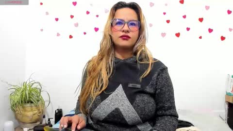 Snapshot of hazel_34 chatting on 10.07.25 hazel online show from 10.07.25