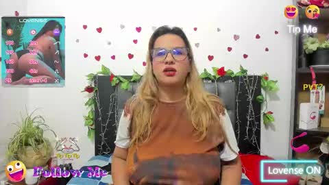 Snapshot of hazel_34 chatting on 10.21.25 hazel online show from 10.21.25