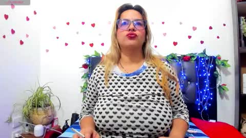 Snapshot of hazel_34 chatting on 10.23.25 hazel online show from 10.23.25