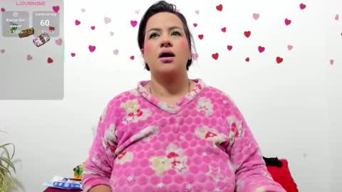 Snapshot of hazel_34 chatting on 12.01.25 hazel online show from 12.01.25