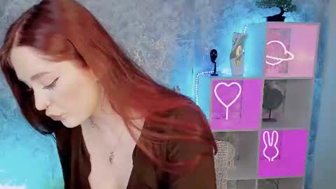 Hazel online show from 08.03.26