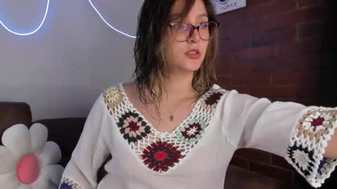 Snapshot of hazelbrownn23 chatting on 02.12.25 Hazel Brown online show from 02.12.25