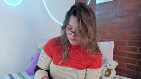 Snapshot of hazelbrownn23 chatting on 03.10.25 Hazel Brown online show from 03.10.25