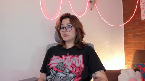 Snapshot of hazelbrownn23 chatting on 10.11.25 Hazel Brown online show from 10.11.25
