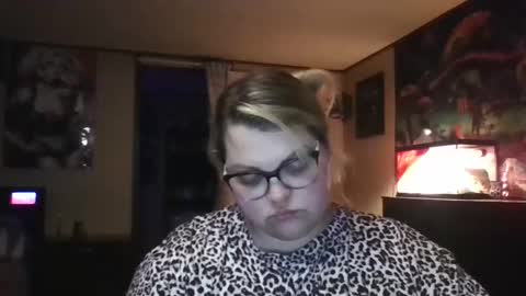 Snapshot of hazeleyez97 chatting on 09.13.25 Hazeleyez97 online show from 09.13.25