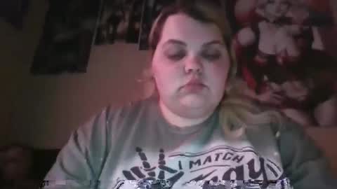 Snapshot of hazeleyez97 chatting on 09.27.25 Hazeleyez97 online show from 09.27.25