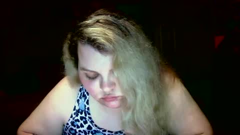 Snapshot of hazeleyez97 chatting on 09.29.25 Hazeleyez97 online show from 09.29.25