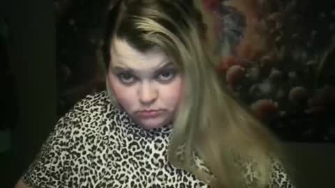 Snapshot of hazeleyez97 chatting on 11.02.25 Hazeleyez97 online show from 11.02.25