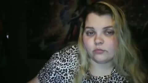 Snapshot of hazeleyez97 chatting on 11.25.25 Hazeleyez97 online show from 11.25.25