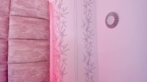 Snapshot of hazelmoret chatting on 02.10.25 HazelMoret online show from 02.10.25