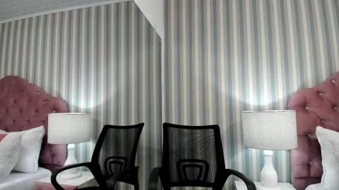 Snapshot of hazelmoret chatting on 02.22.25 HazelMoret online show from 02.22.25