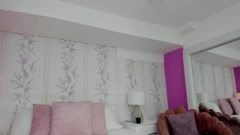 Snapshot of hazelmoret chatting on 09.10.25 HazelMoret online show from 09.10.25