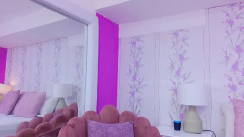 Snapshot of hazelmoret chatting on 09.26.25 HazelMoret online show from 09.26.25