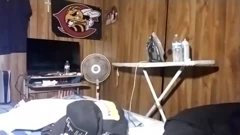 Snapshot of headshop_ chatting on 12.26.24 Cloudznpointzsex online show from 12.26.24