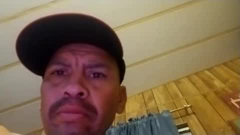 Snapshot of headshop_ chatting on 01.25.25 Cloudznpointzsex online show from 01.25.25