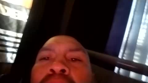 Snapshot of headshop_ chatting on 01.25.25 Cloudznpointzsex online show from 01.25.25