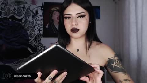 HEATHER DEMONZX   Please help me to reach 100 thumbs up online show from 02.02.25