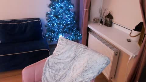 Snapshot of heaven_chloe chatting on 12.09.24 Heaven girl online show from 12.09.24