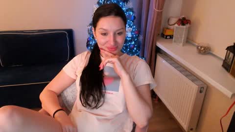 Snapshot of heaven_chloe chatting on 01.13.25 Heaven girl online show from 01.13.25