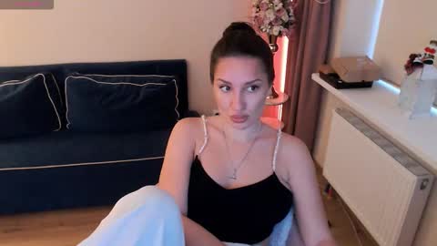 Heaven girl online show from 11.22.25