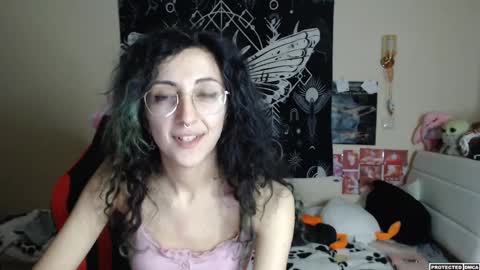 Snapshot of heavenlycreature chatting on 03.11.25 Diana online show from 03.11.25