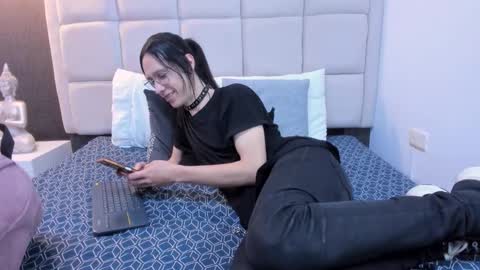 Keira Hecate online show from 02.22.25