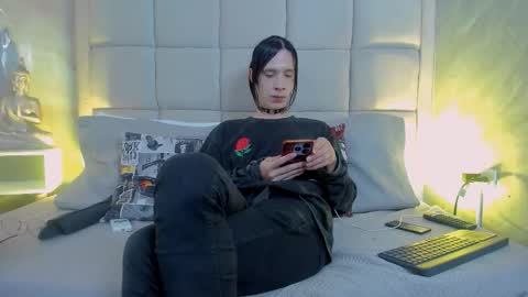 Keira Hecate online show from 10.30.25