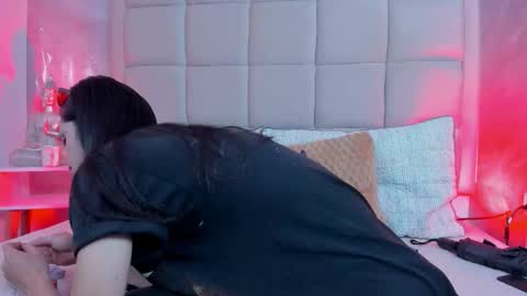 Keira Hecate online show from 11.20.25