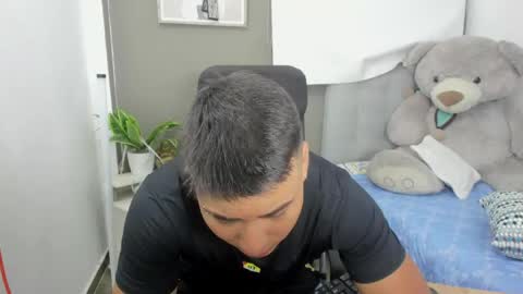 Snapshot of hector_18_ chatting on 05.29.26 18 online show from 05.29.26