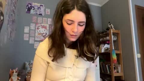 Snapshot of hedwiggrossberg chatting on 12.04.25 Sarah online show from 12.04.25