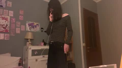 Snapshot of hedwiggrossberg chatting on 12.14.25 Sarah online show from 12.14.25